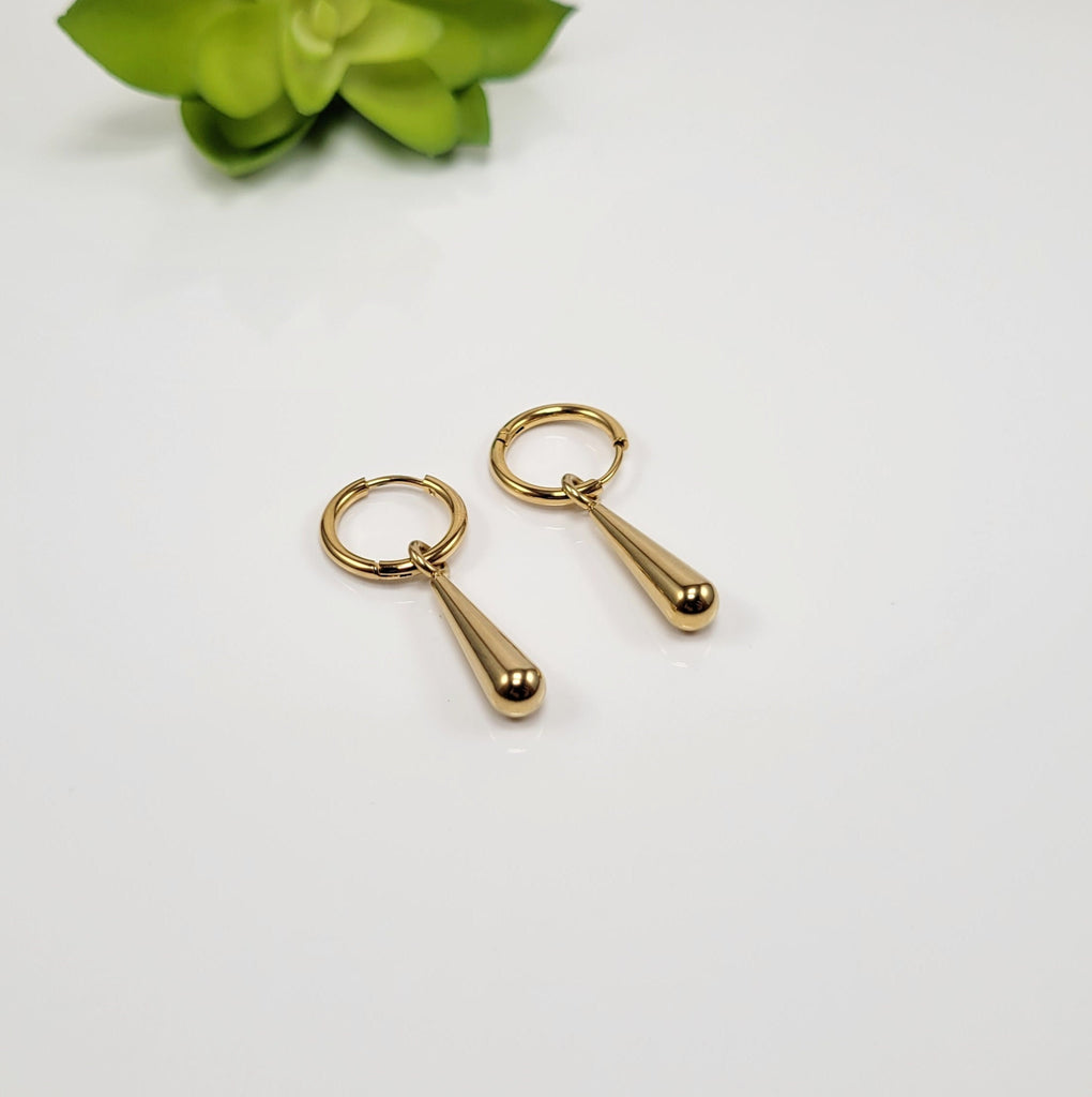 gold waterdrop earrings